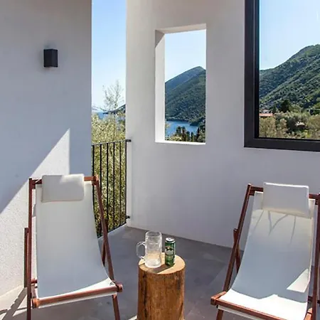Villa Theia