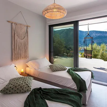 Theia * Katokhórion